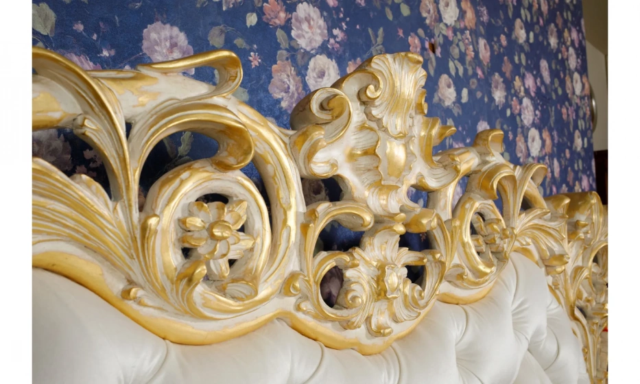 Спальня Rampoldi Комплект: Кровать (Gold Leaf)+2 Тумбы (Walnut+Gold)+Покрывало И Декоративные Подушки - фото 5