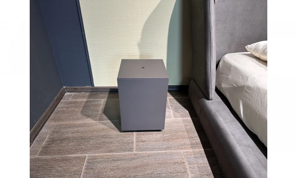 Приставной столик Saloni Vega