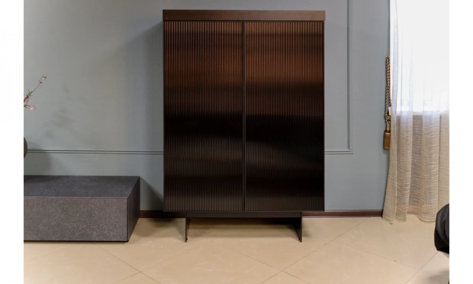 Витрина Saloni Hiro - фото 1